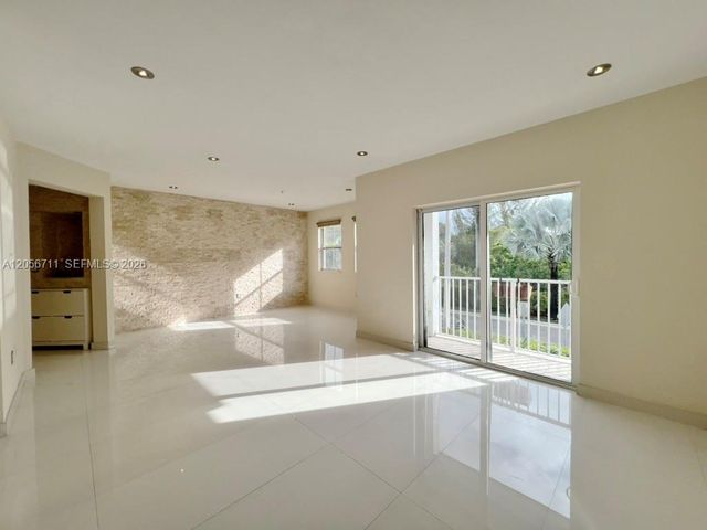 8800 NW 97th Avenue 204, Doral, FL 33178