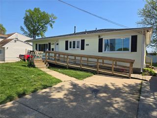 4833 Linshaw LN, Virginia Beach, VA 23455