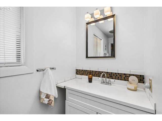 1061 WAITE St, Eugene, OR 97402