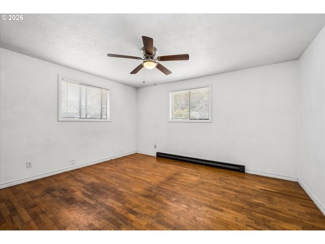 1061 WAITE St, Eugene, OR 97402