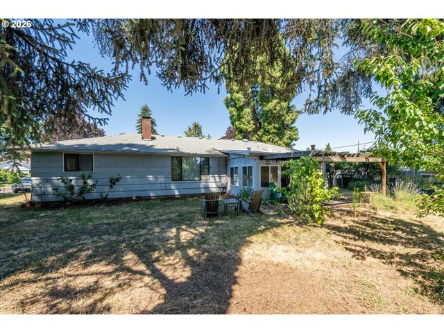 1061 WAITE St, Eugene, OR 97402