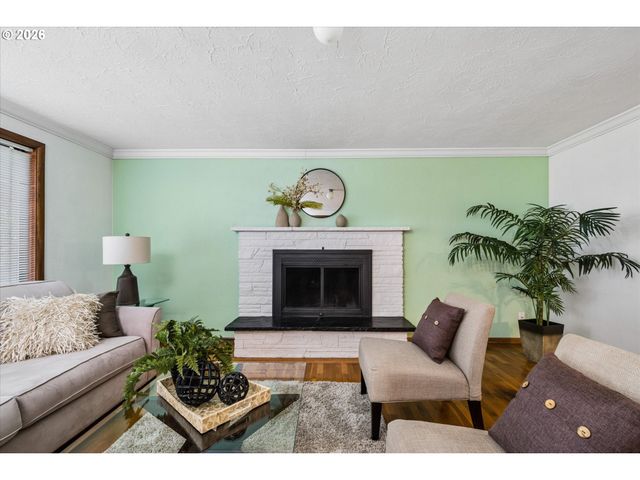 1061 WAITE St, Eugene, OR 97402
