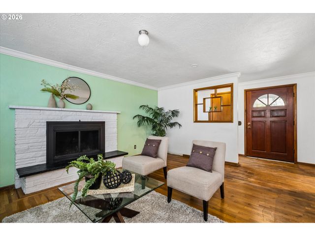 1061 WAITE St, Eugene, OR 97402
