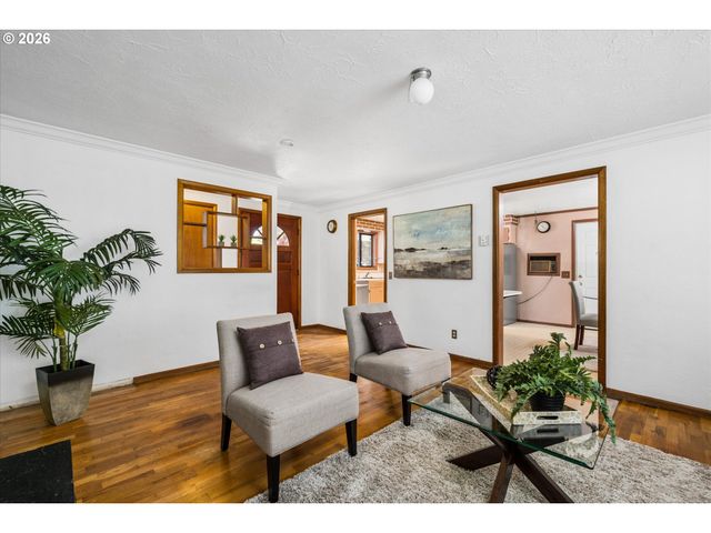 1061 WAITE St, Eugene, OR 97402