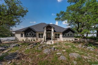 375 SHADY HOLW, New Braunfels, TX 78132