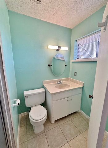2613 NW Locksley LN, Lawton, OK 73505