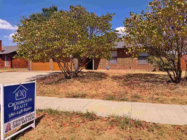 2613 NW Locksley LN, Lawton, OK 73505