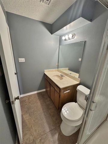 2613 NW Locksley LN, Lawton, OK 73505
