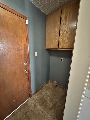 2613 NW Locksley LN, Lawton, OK 73505