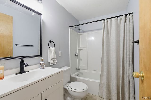 8385 Shallowcreek Road A, Clay, NY 13090