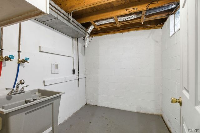 8385 Shallowcreek Road A, Clay, NY 13090