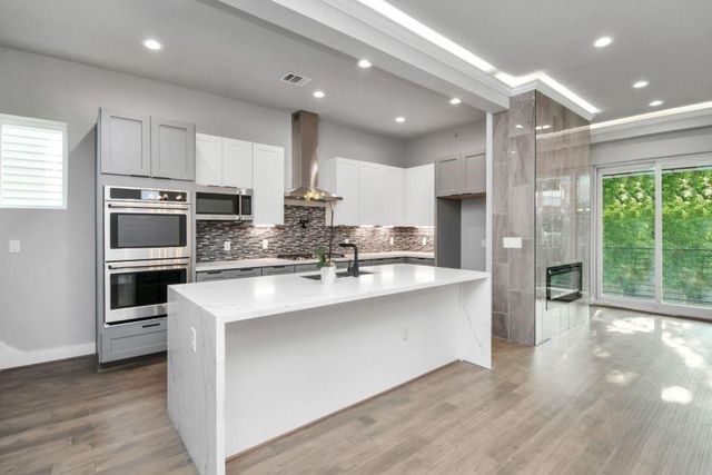 1320 Eberhard Street, Houston, TX 77019