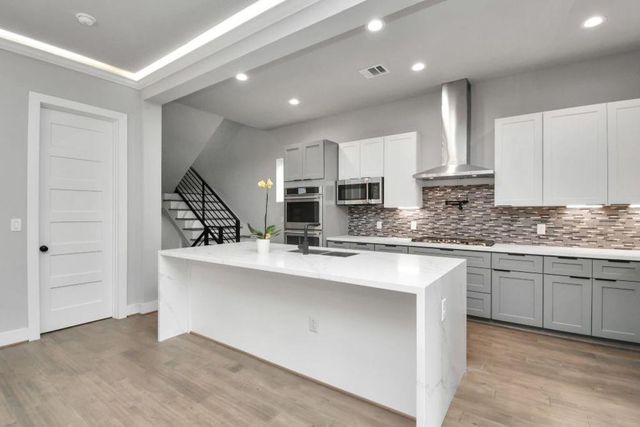 1320 Eberhard Street, Houston, TX 77019