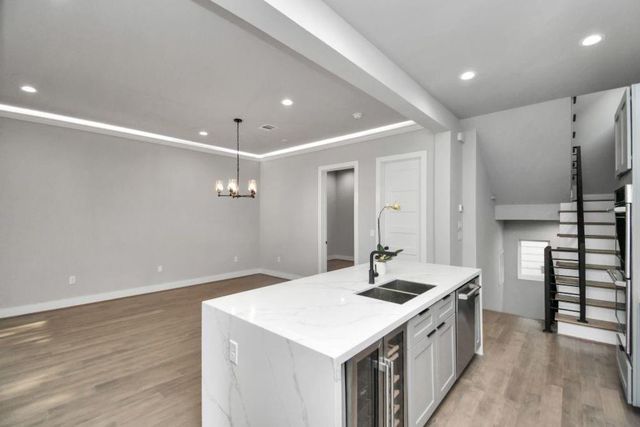 1320 Eberhard Street, Houston, TX 77019