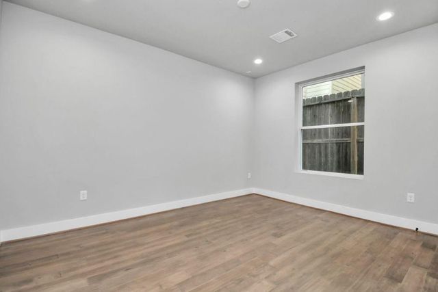 1320 Eberhard Street, Houston, TX 77019