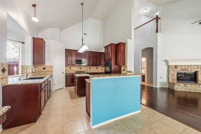 7921 Stansfield Drive, Fort Worth, TX 76137