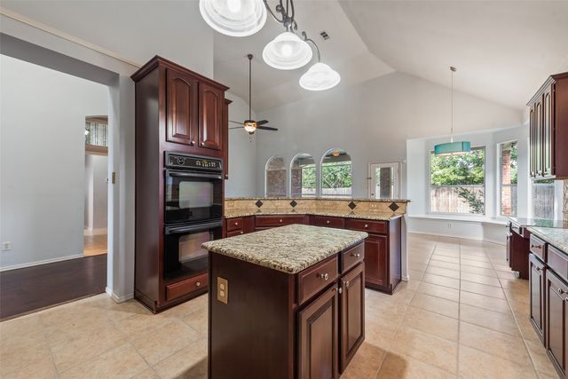 7921 Stansfield Drive, Fort Worth, TX 76137