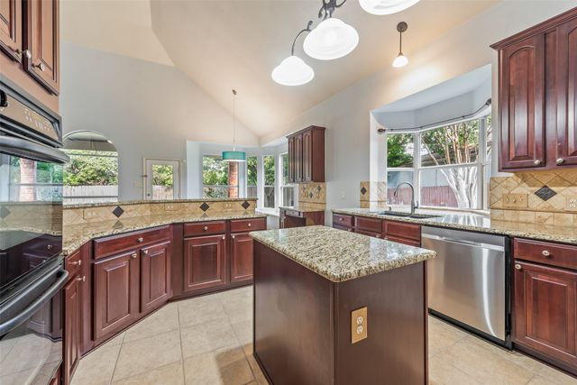 7921 Stansfield Drive, Fort Worth, TX 76137