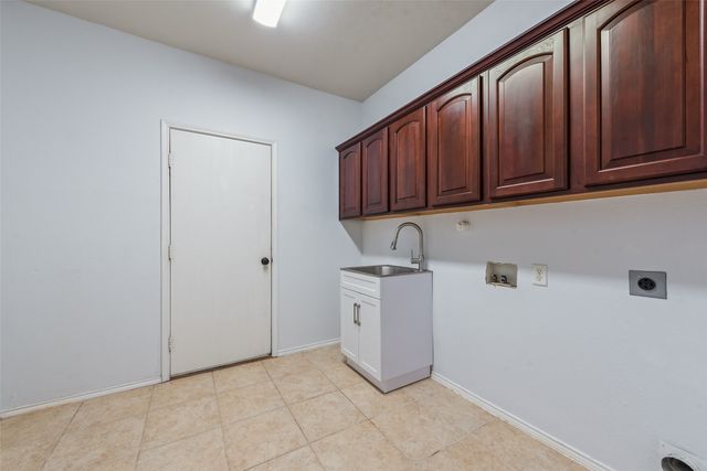 7921 Stansfield Drive, Fort Worth, TX 76137