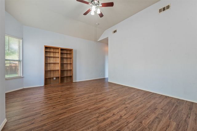 7921 Stansfield Drive, Fort Worth, TX 76137