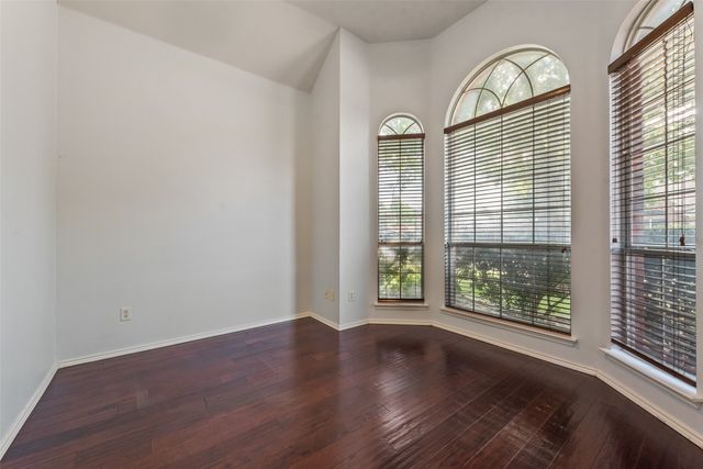 7921 Stansfield Drive, Fort Worth, TX 76137