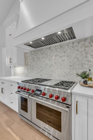 7060 Lanceleaf Dr, College Grove, TN 37046