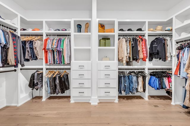 7060 Lanceleaf Dr, College Grove, TN 37046