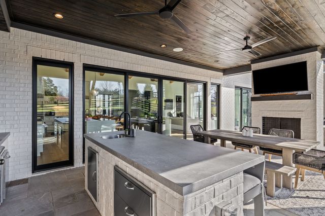 7060 Lanceleaf Dr, College Grove, TN 37046