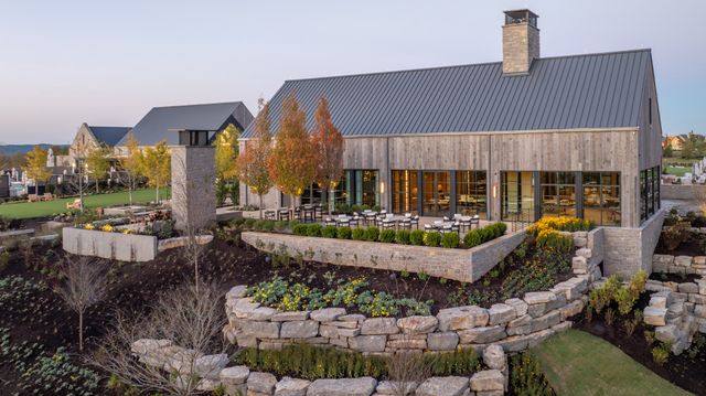 7060 Lanceleaf Dr, College Grove, TN 37046