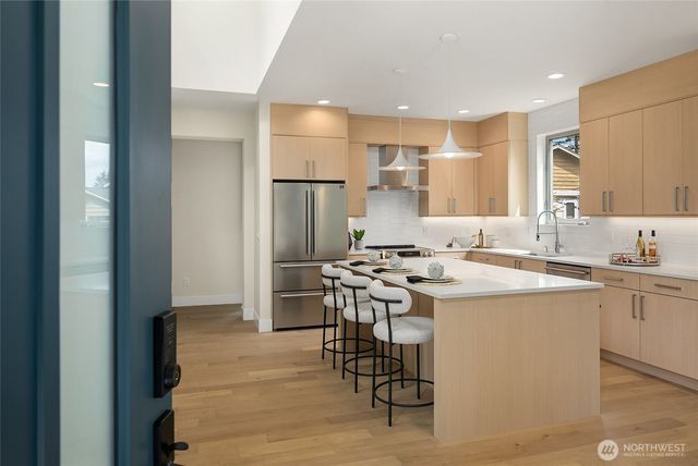 13105 NE 103rd Place, Kirkland, WA 98033