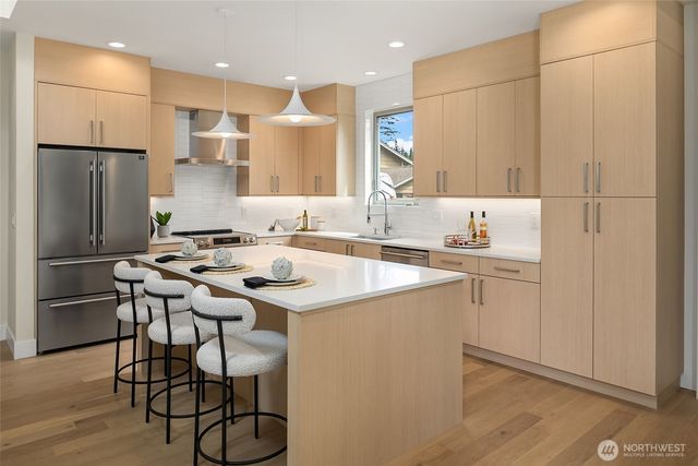 13105 NE 103rd Place, Kirkland, WA 98033