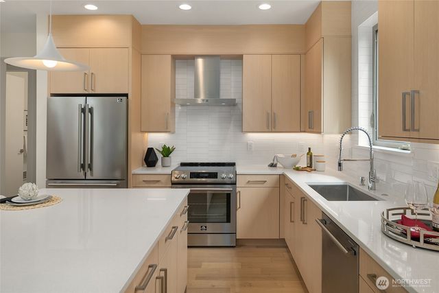 13105 NE 103rd Place, Kirkland, WA 98033