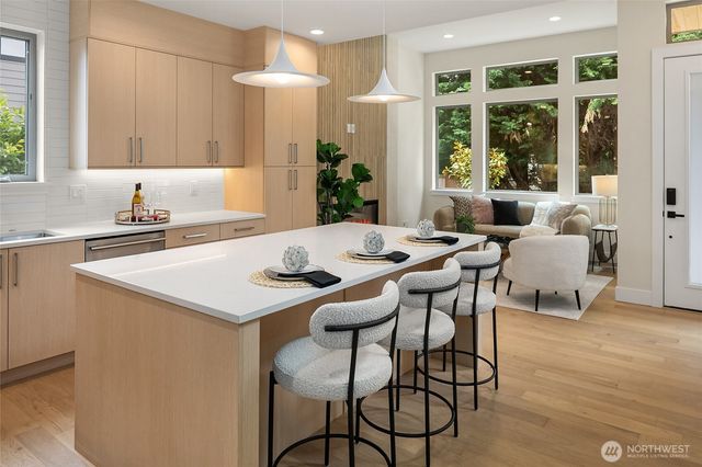 13105 NE 103rd Place, Kirkland, WA 98033