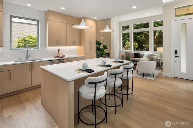 13105 NE 103rd Place, Kirkland, WA 98033
