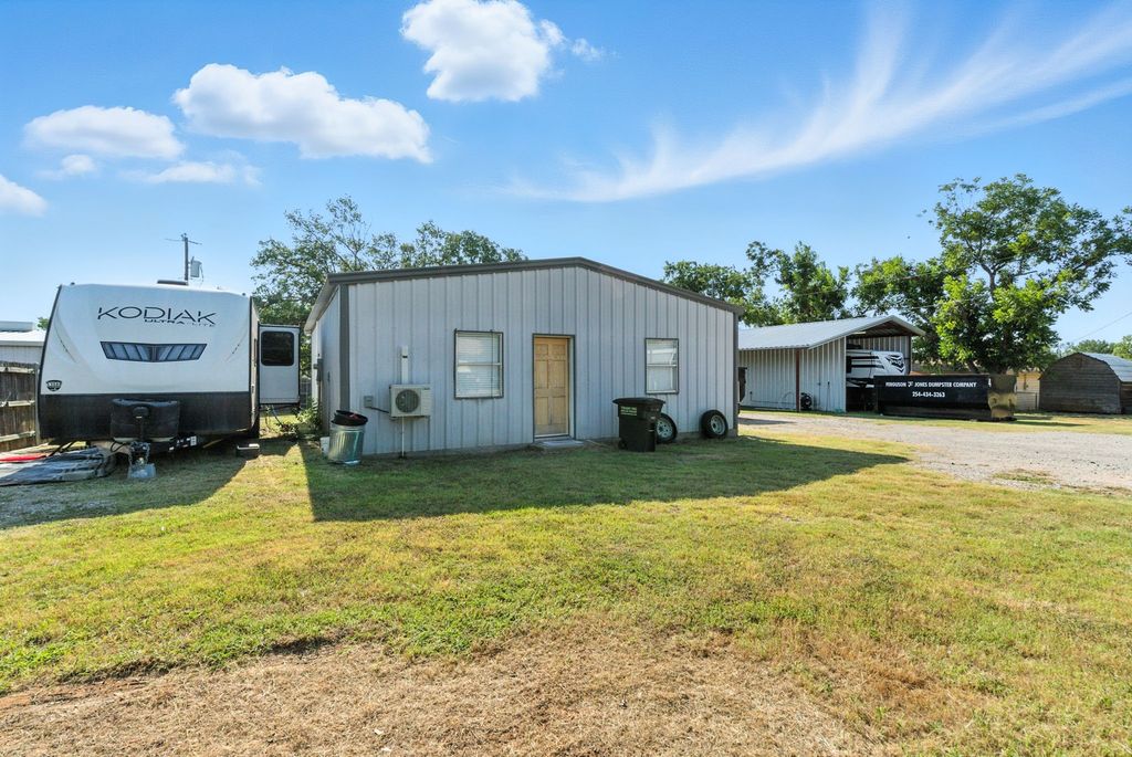 104 Yuma Street, Lipan, TX 76462