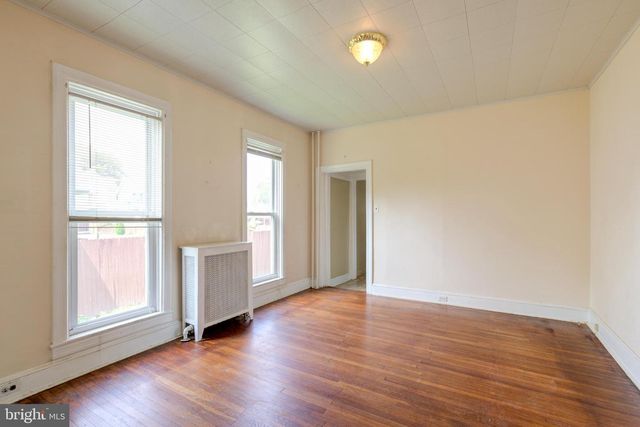 27 GARFIELD AVE, Norwood, PA 19074