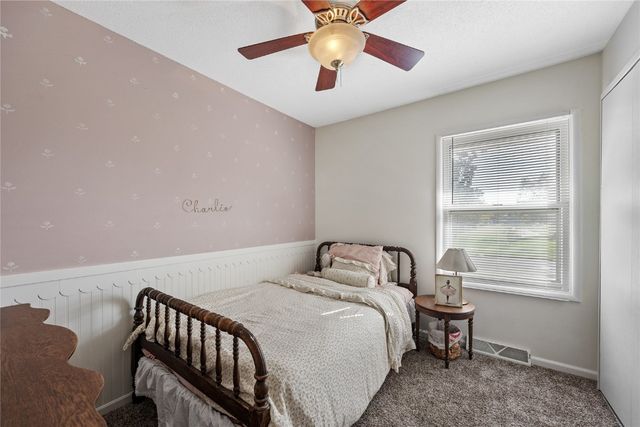 5530 Skylne Drive NW, Cedar Rapids, IA 52405