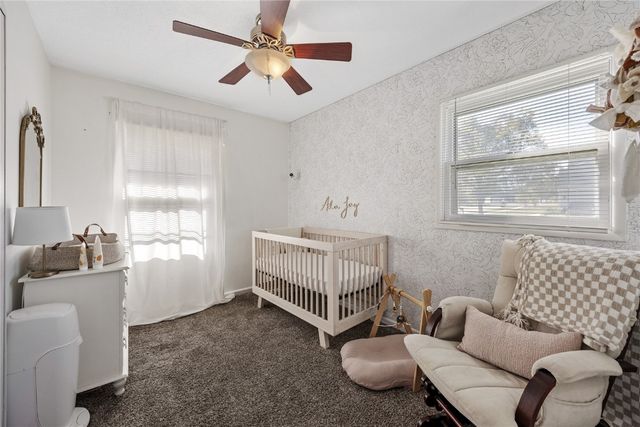 5530 Skylne Drive NW, Cedar Rapids, IA 52405