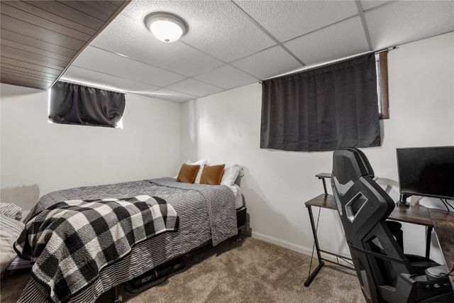 5530 Skylne Drive NW, Cedar Rapids, IA 52405