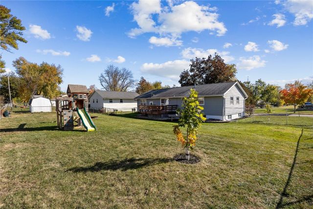 5530 Skylne Drive NW, Cedar Rapids, IA 52405