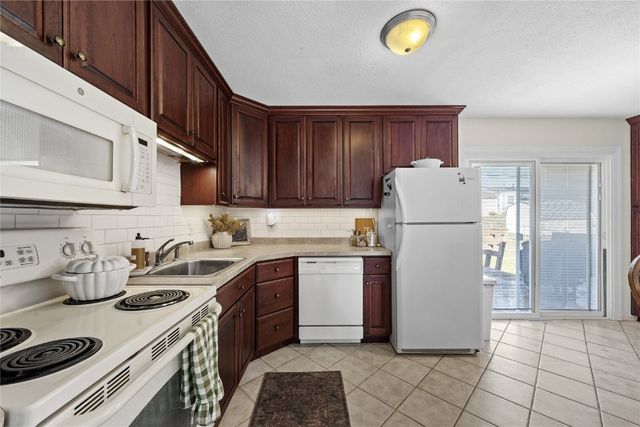 5530 Skylne Drive NW, Cedar Rapids, IA 52405