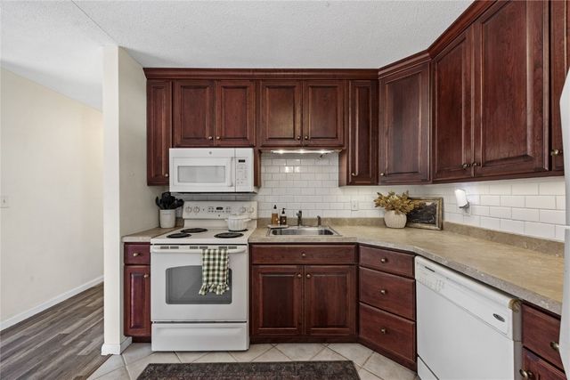 5530 Skylne Drive NW, Cedar Rapids, IA 52405