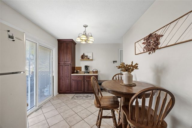 5530 Skylne Drive NW, Cedar Rapids, IA 52405