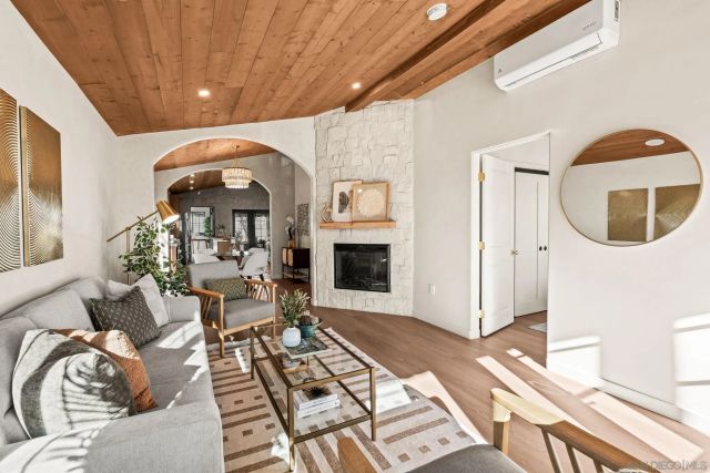 1566 Evergreen St, San Diego, CA 92106