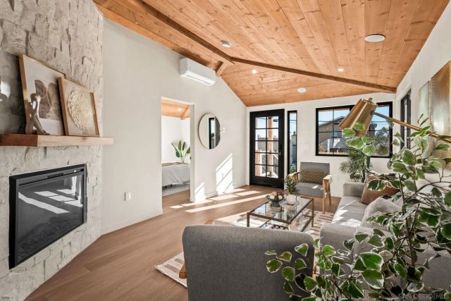 1566 Evergreen St, San Diego, CA 92106