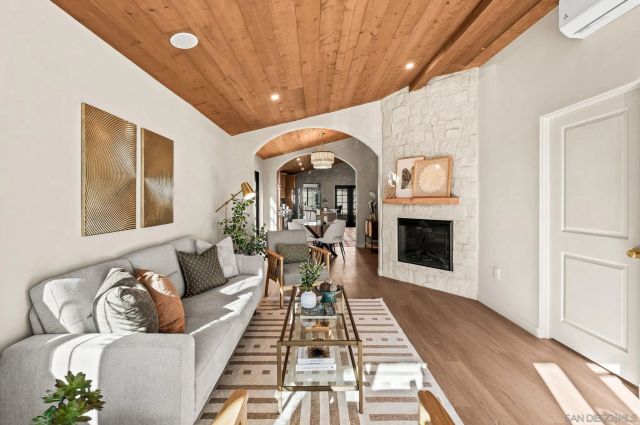 1566 Evergreen St, San Diego, CA 92106