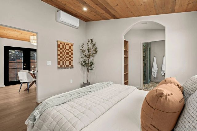 1566 Evergreen St, San Diego, CA 92106