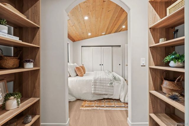 1566 Evergreen St, San Diego, CA 92106