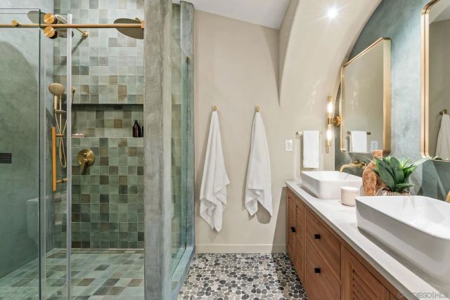 1566 Evergreen St, San Diego, CA 92106