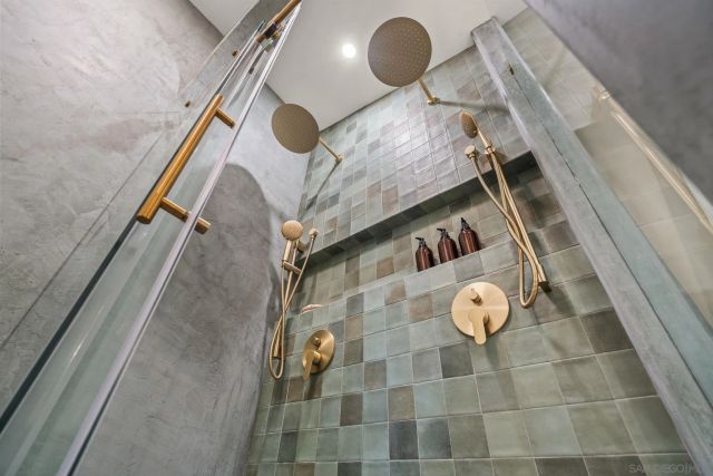 1566 Evergreen St, San Diego, CA 92106